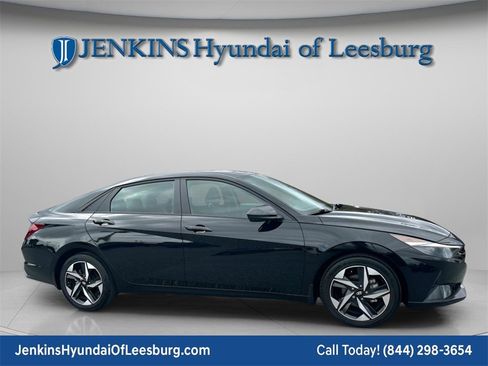 Certified 2023 Hyundai Elantra SEL w/ Convenience Package image 2