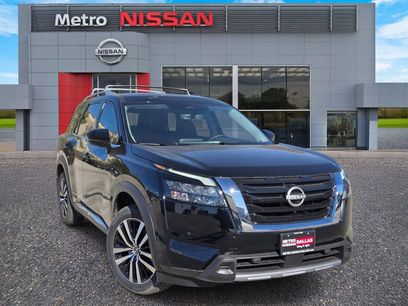 New 2025 Nissan Pathfinder Platinum w/ Cargo Package