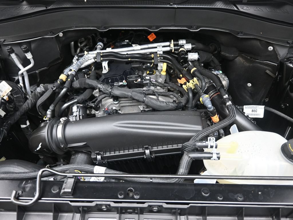 Used 2025 Ford Explorer Active RWD image 30
