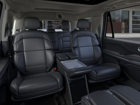 New 2026 Lincoln Navigator Reserve AWD/4WD image 11