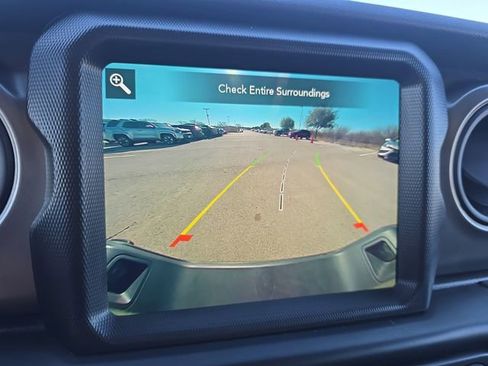 Used 2021 Jeep Gladiator Sport image 22