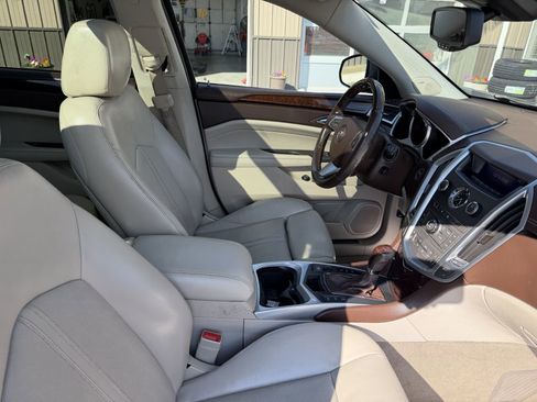 Used 2012 Cadillac SRX Luxury FWD image 17