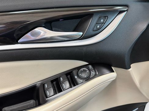 Used 2020 Buick Enclave Essence FWD image 11