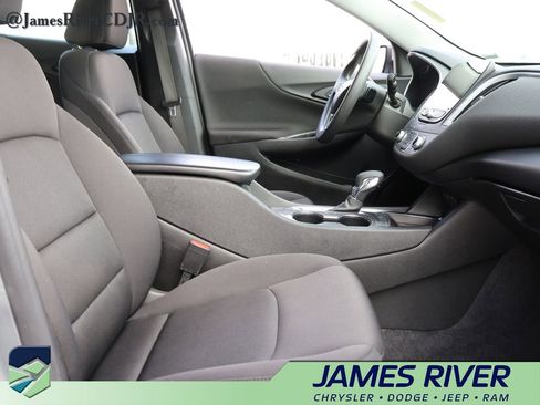 Used 2023 Chevrolet Malibu LT FWD image 9