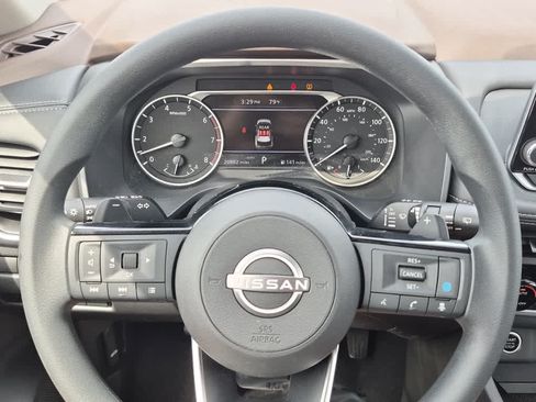 Used 2023 Nissan Rogue SV AWD/4WD image 15
