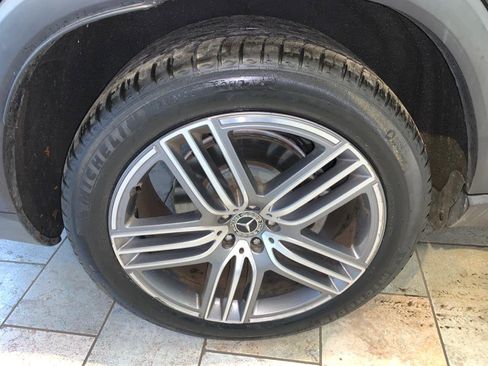 Used 2022 Mercedes-Benz GLS 450 4MATIC image 10