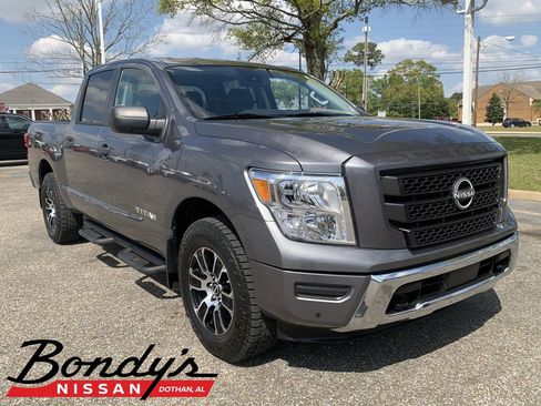 Used 2023 Nissan Titan SV w/ SV Convenience Package image 1