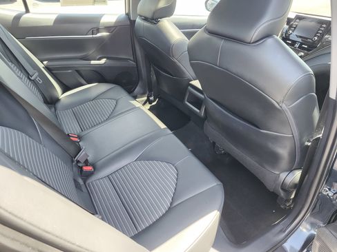Used 2021 Toyota Camry SE FWD image 19