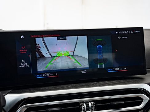 Used 2023 BMW 330i xDrive Sedan w/ M Sport Package image 28