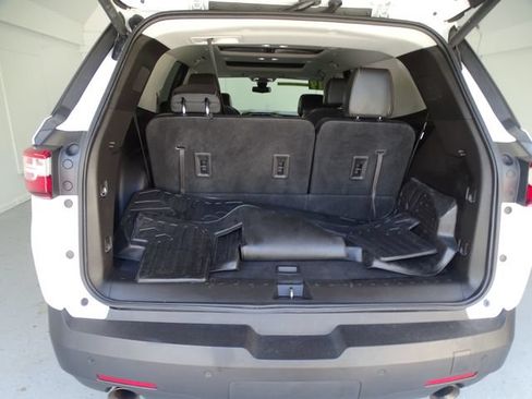 Used 2019 Chevrolet Traverse LT w/ LT Premium Package AWD/4WD image 25