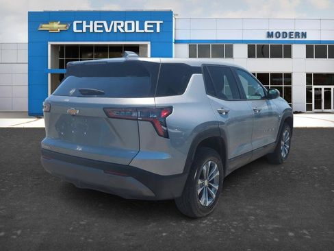 Used 2026 Chevrolet Equinox LT FWD image 5