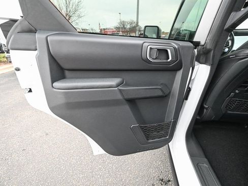 New 2025 Ford Bronco Badlands image 20