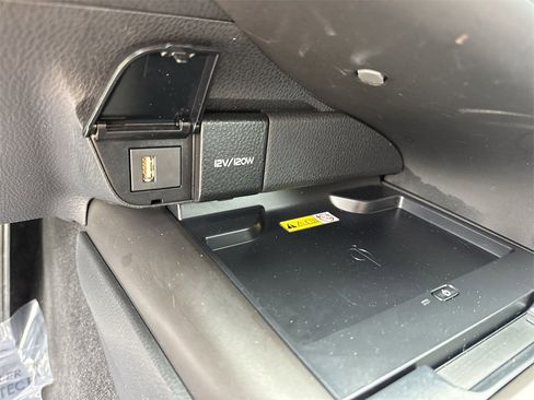 Used 2023 Toyota Camry XLE image 57