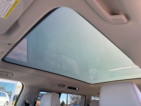 Used 2025 Volkswagen ID. Buzz 1st Edition image 24