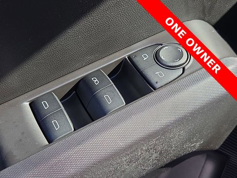 Used 2025 Chevrolet Colorado LT w/ LT Convenience Package image 13