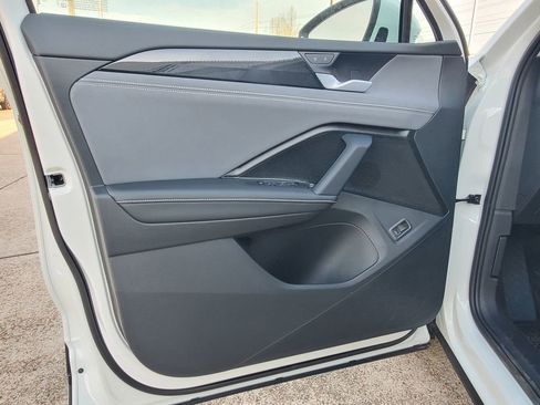 New 2026 Volkswagen Tiguan SE FWD image 19
