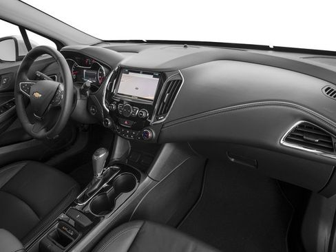 Used 2017 Chevrolet Cruze Premier image 19