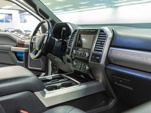 Used 2017 Ford F250 Platinum w/ Platinum Ultimate Package image 17