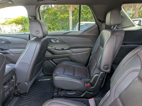 Used 2023 Chevrolet Traverse High Country image 15