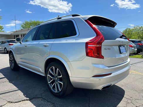 Used 2019 Volvo XC90 T6 Momentum w/ Protection Package AWD/4WD image 4