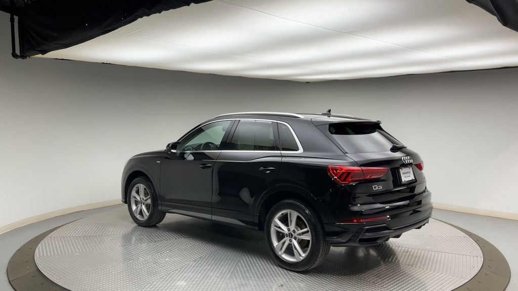 Used 2021 Audi Q3 2.0T Premium Plus w/ Premium Plus Package AWD/4WD image 4