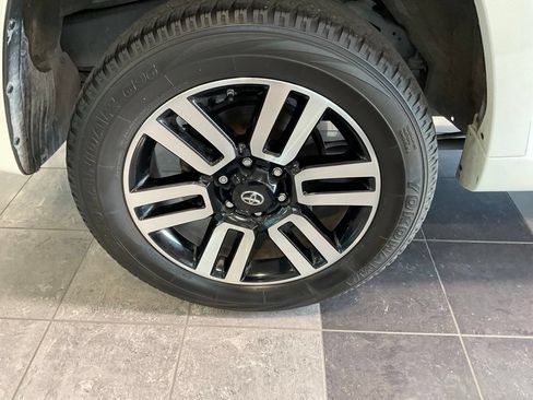 Used 2013 Toyota 4Runner SR5 w/ Convenience Pkg AWD/4WD image 7