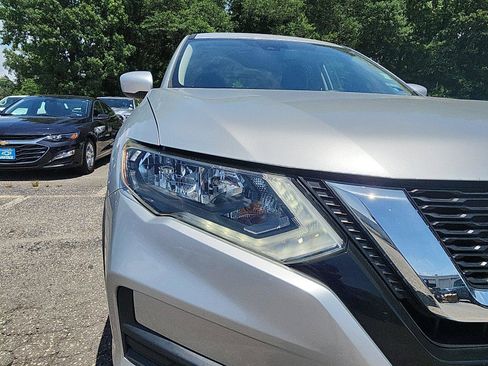 Used 2020 Nissan Rogue S AWD/4WD image 9