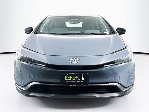 Used 2024 Toyota Prius LE image 2