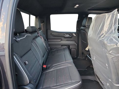 Used 2024 GMC Sierra 1500 AT4X image 22