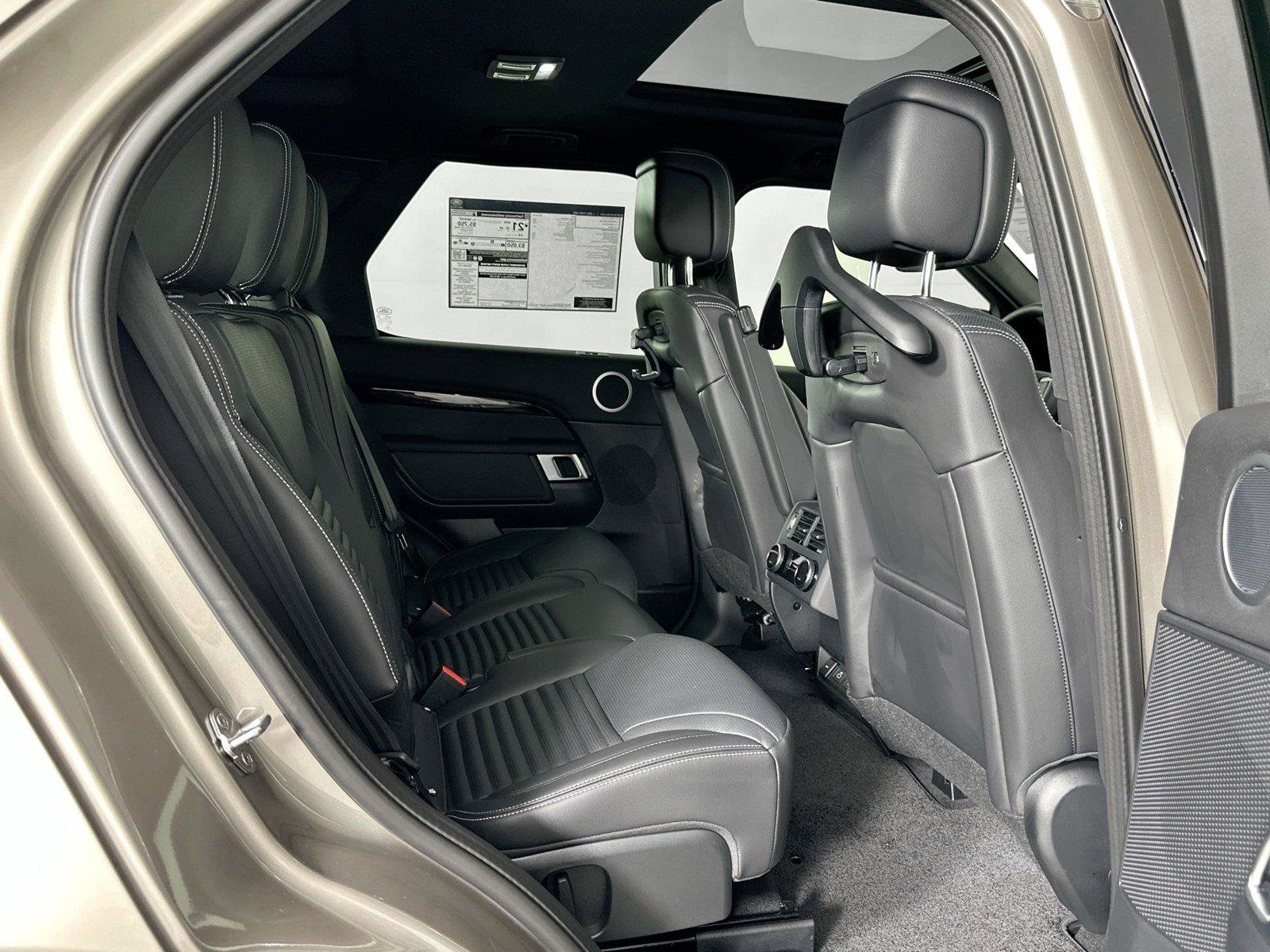 Certified 2025 Land Rover Discovery S AWD/4WD image 17