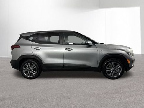 Used 2023 Kia Seltos LX AWD/4WD image 34