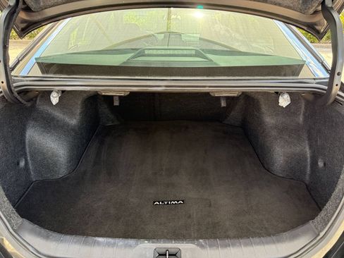Used 2025 Nissan Altima 2.5 SV FWD image 31