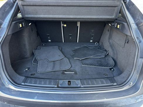 Used 2017 Jaguar F-PACE R-Sport image 9