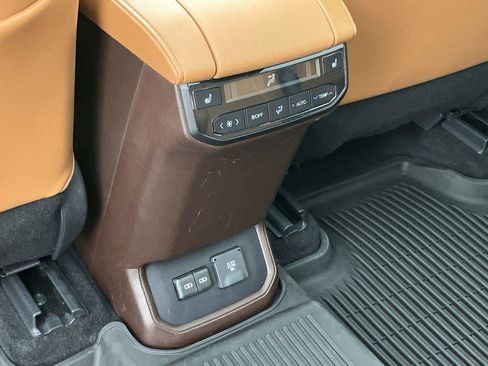 Used 2022 Toyota Highlander Platinum image 38