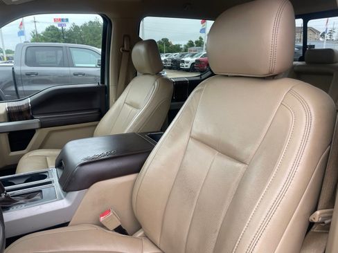 Used 2018 Ford F150 Lariat w/ Equipment Group 502A Luxury AWD/4WD image 8