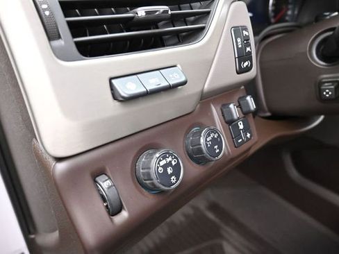 Used 2020 GMC Yukon Denali w/ Open Road Package AWD/4WD image 17