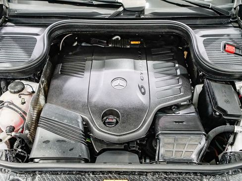 Used 2024 Mercedes-Benz GLS 450 4MATIC image 29