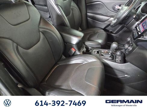Used 2019 Jeep Cherokee Limited AWD/4WD image 24