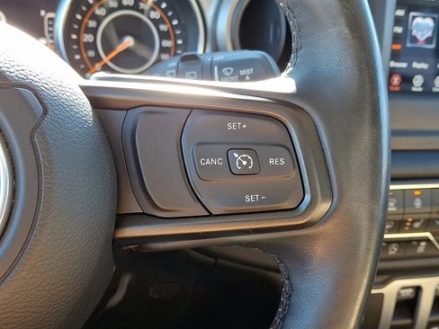 Used 2018 Jeep Wrangler Sport image 22