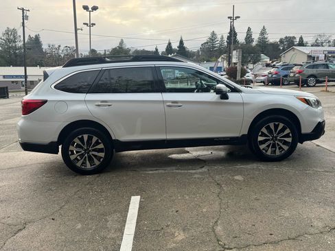 Used 2015 Subaru Outback 2.5i Limited image 9