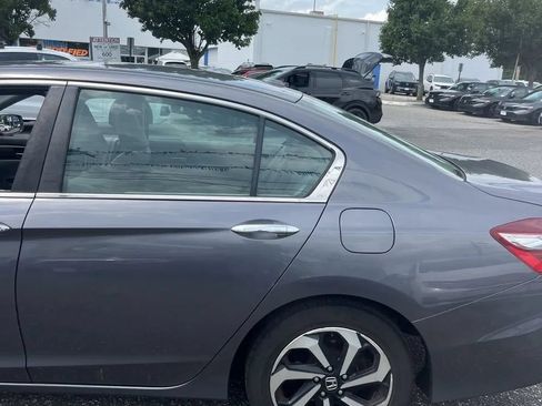Used 2017 Honda Accord EX-L image 6
