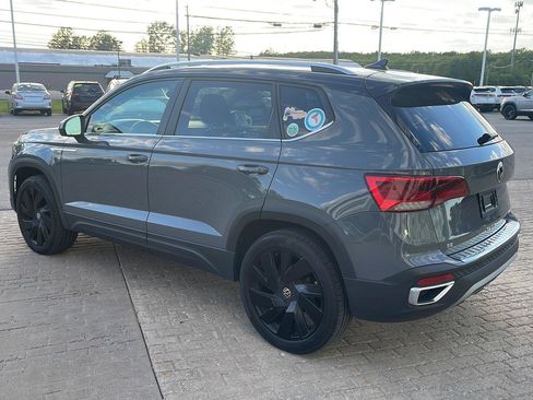 Used 2024 Volkswagen Taos SE AWD/4WD image 6