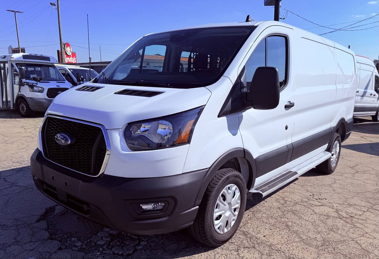 Used 2025 Ford Transit 250 Low Roof w/ Exterior Upgrade Package RWD image 3