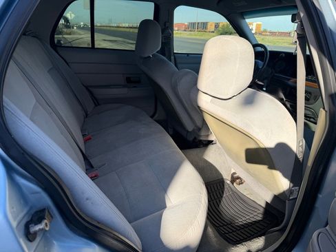 Used 2003 Ford Crown Victoria Police Interceptor image 31