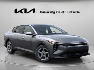 New 2025 Kia K4 LXS image 1