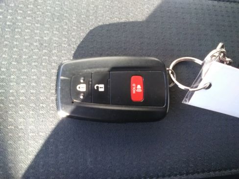 Used 2016 Toyota Prius Two image 21