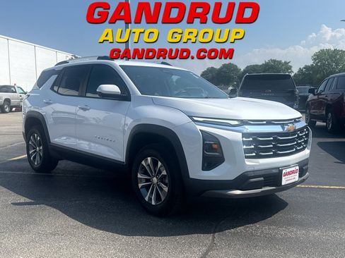 Certified 2025 Chevrolet Equinox LT w/ Convenience Package II AWD/4WD image 1