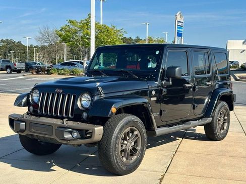Used 2016 Jeep Wrangler Unlimited Sahara image 4