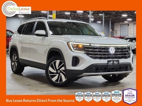 Used 2024 Volkswagen Atlas SE w/ Panoramic Sunroof Package image 1