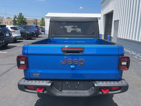 Used 2023 Jeep Gladiator Rubicon w/ LED Lighting Group AWD/4WD image 3